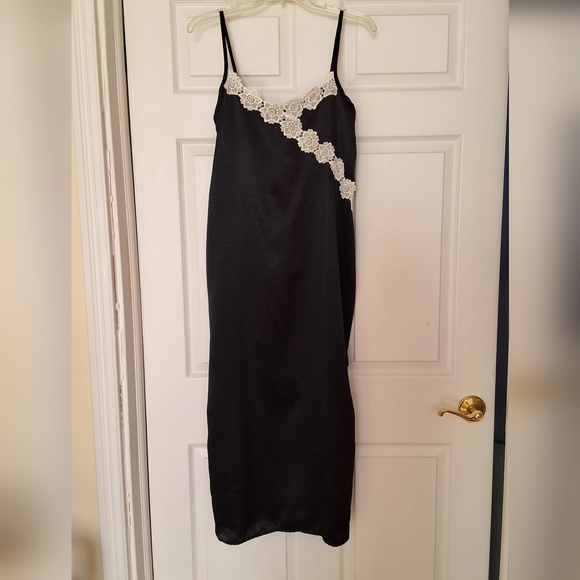 Women's XS, Embroidered Flower Neckline, Long Black Dress - Picture 1 of 5